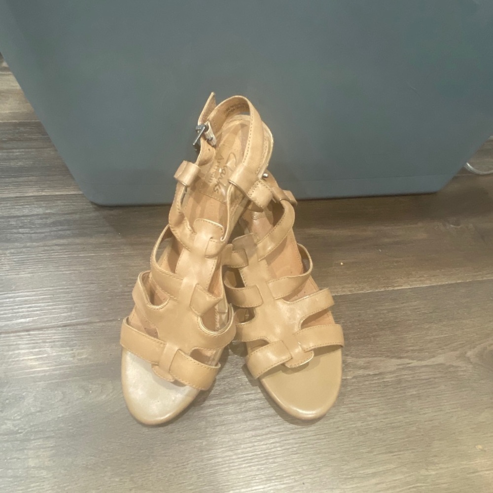 CLARKS Artisan Strap Heel Sandal Leather Comfort